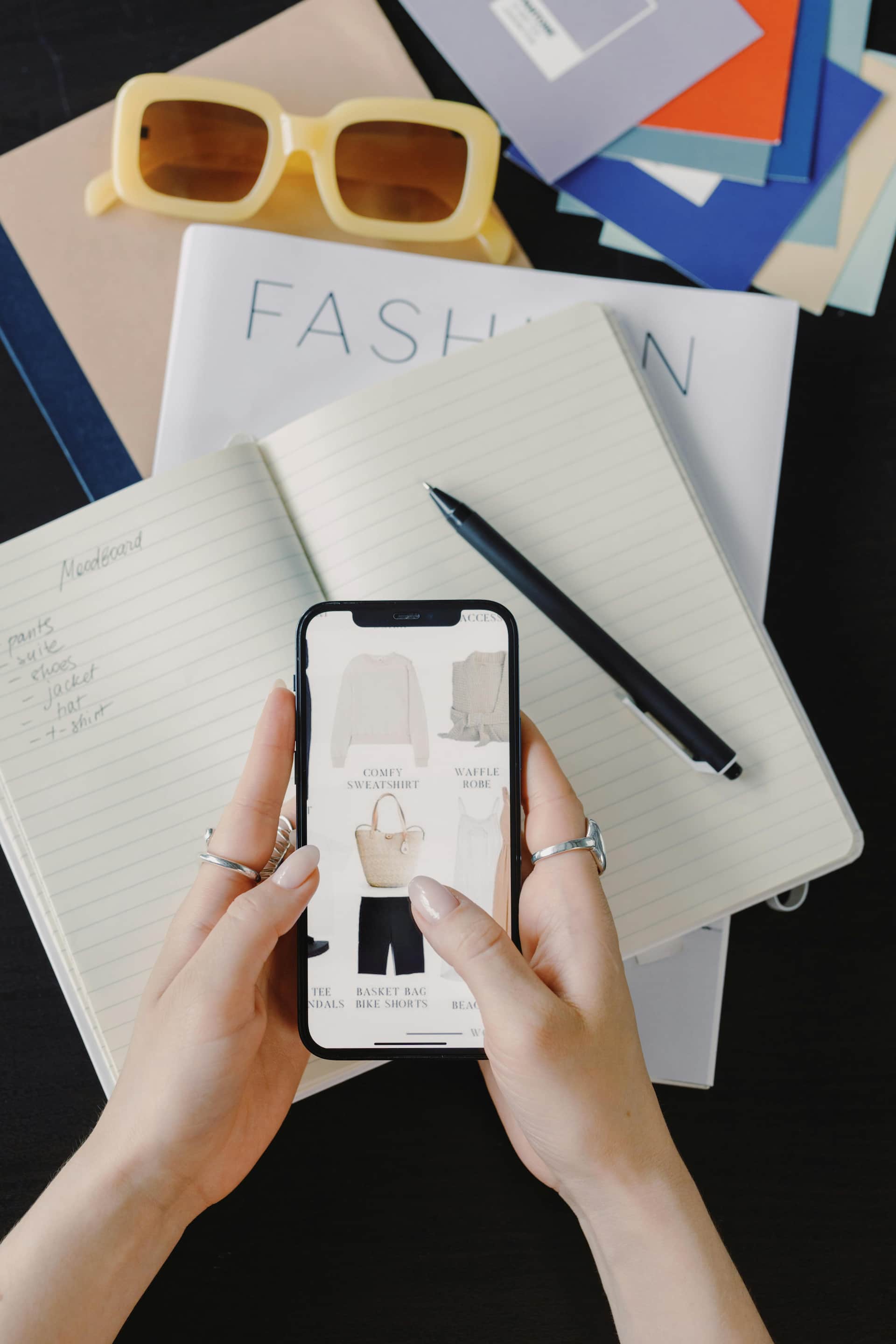 Featured image for The Future of E-Commerce Fashion in 2025: Trends, Technology & Logistics