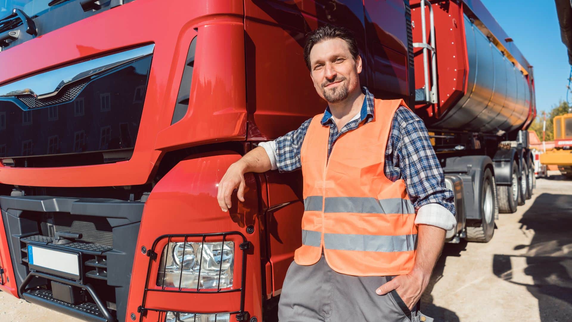 Featured image for What is a Freight Forwarder vs Freight Broker?